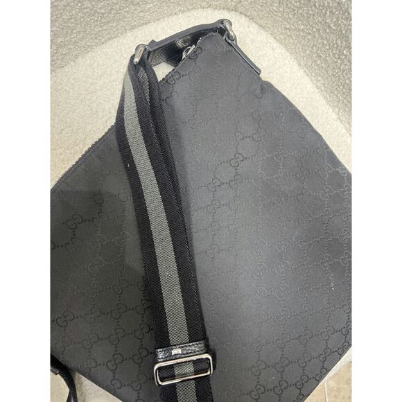 Gucci GG Black Crossbody Bag - Like New with Dustbag - Picture 3 of 8